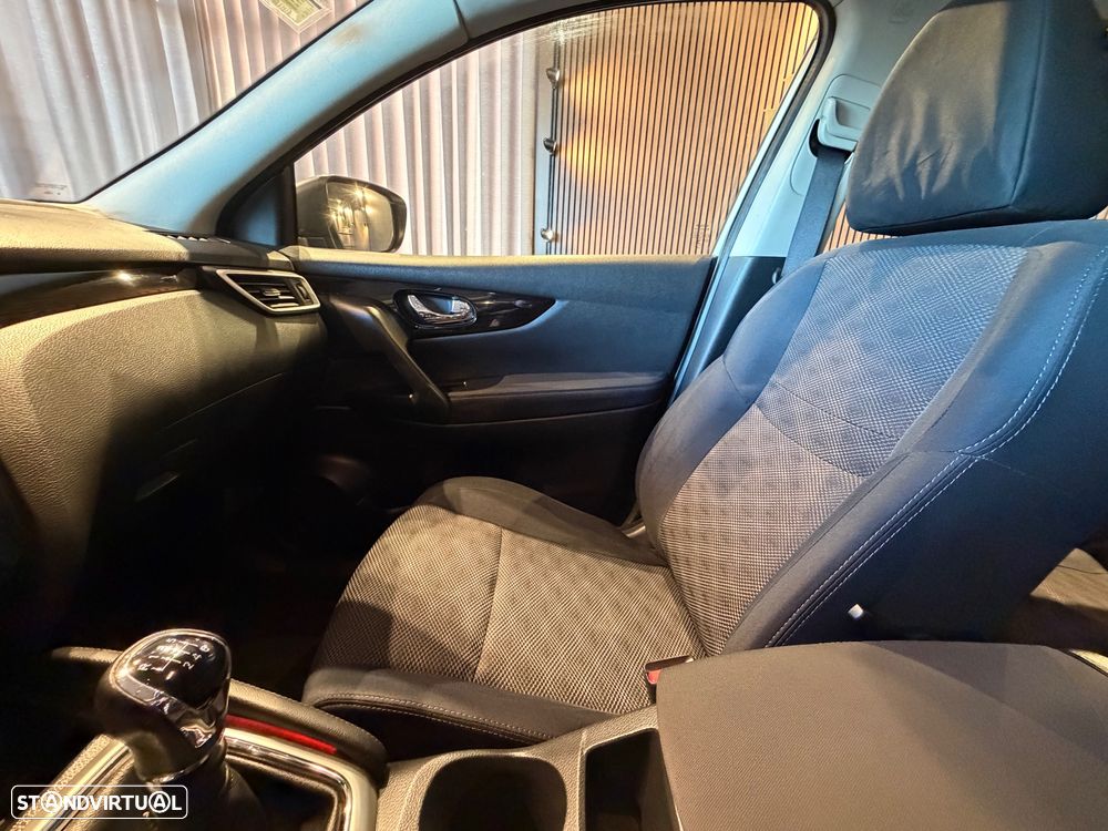Nissan Qashqai 1.6 dCi N-Connecta RS+PS 4x4i - 25