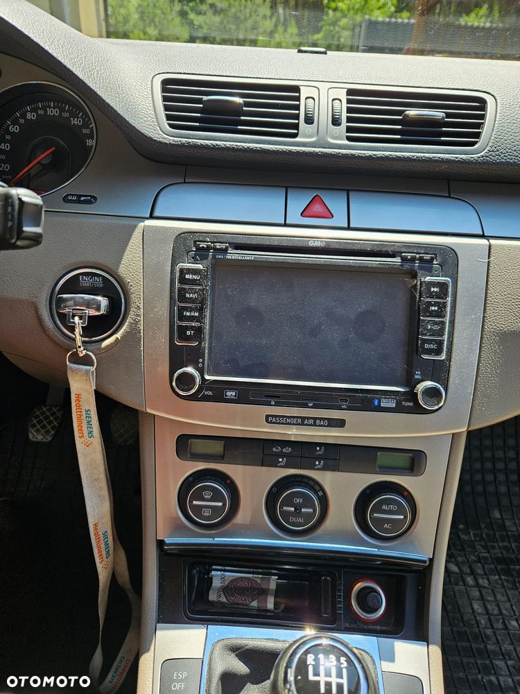 Volkswagen Passat 2.0 TDI Comfortline - 6