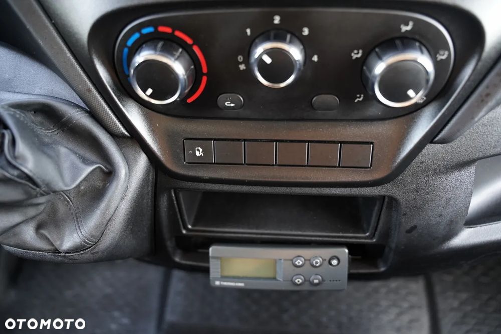 Iveco DAILY 35-130 / CHŁODNIA / MUTITEMPERATURA / 2 X  AGREGAT THERMO KING / SPROWADZONY - 29