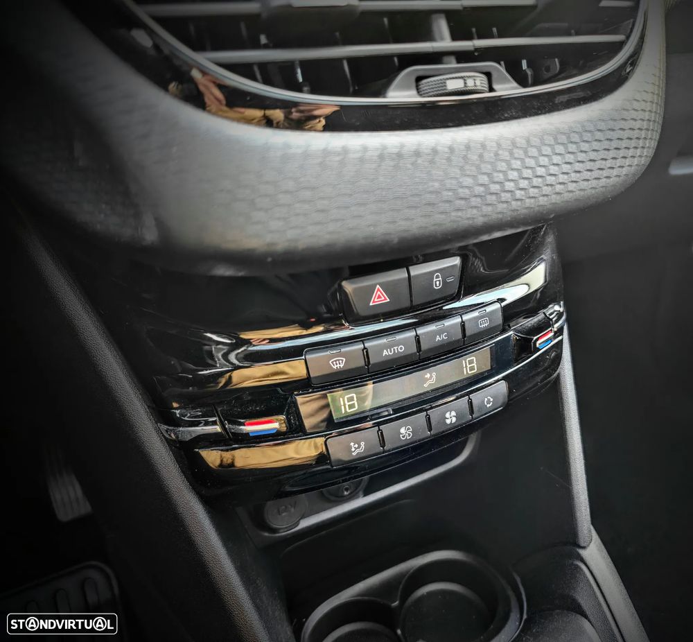 Peugeot 208 1.2 PureTech GT Line - 14