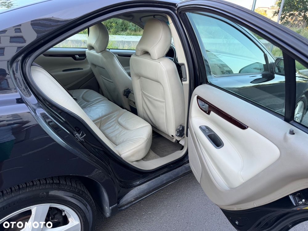 Volvo S60 2.4 D5 - 16