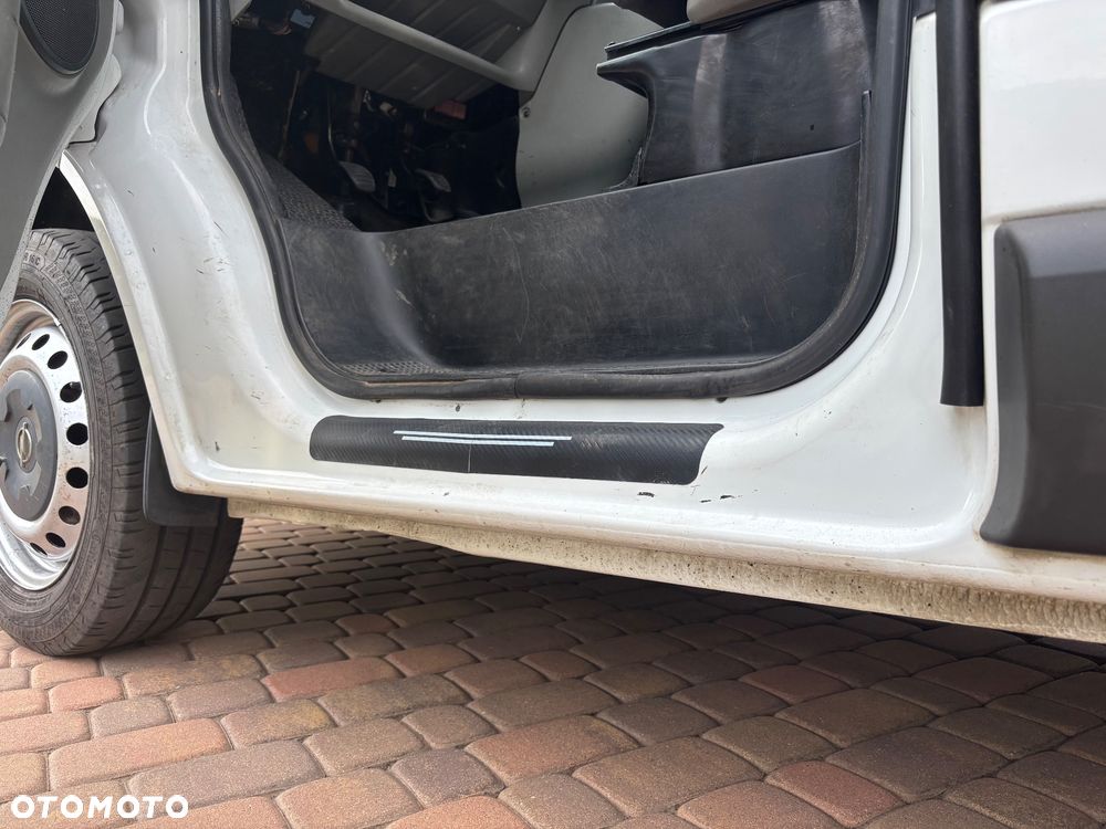 Opel Vivaro - 18