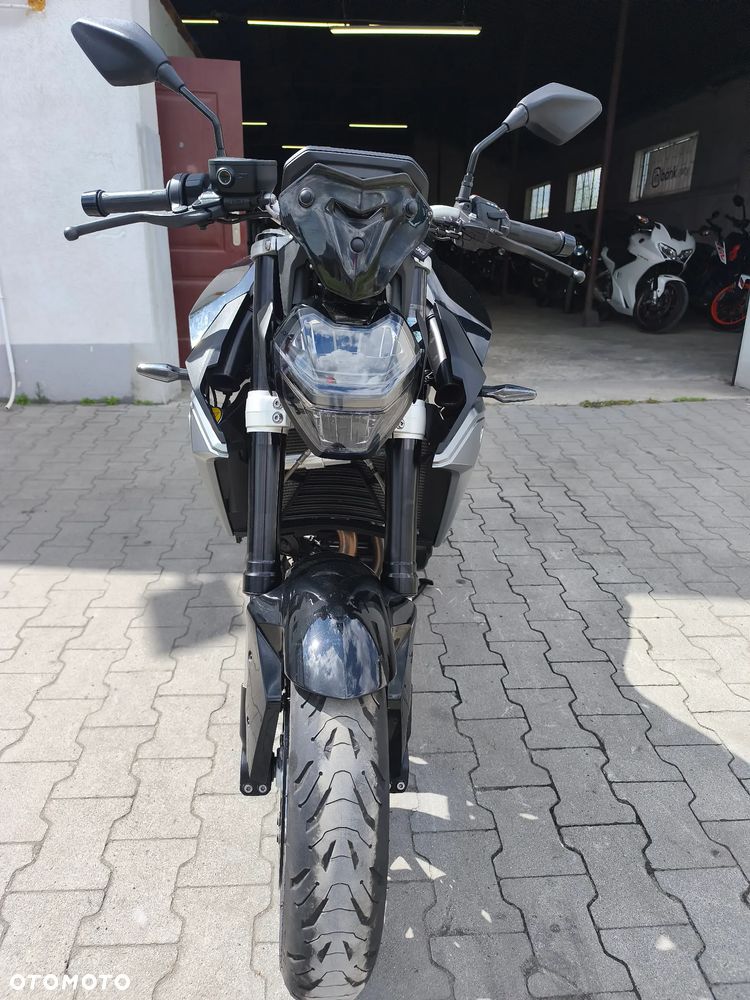 BMW F - 26
