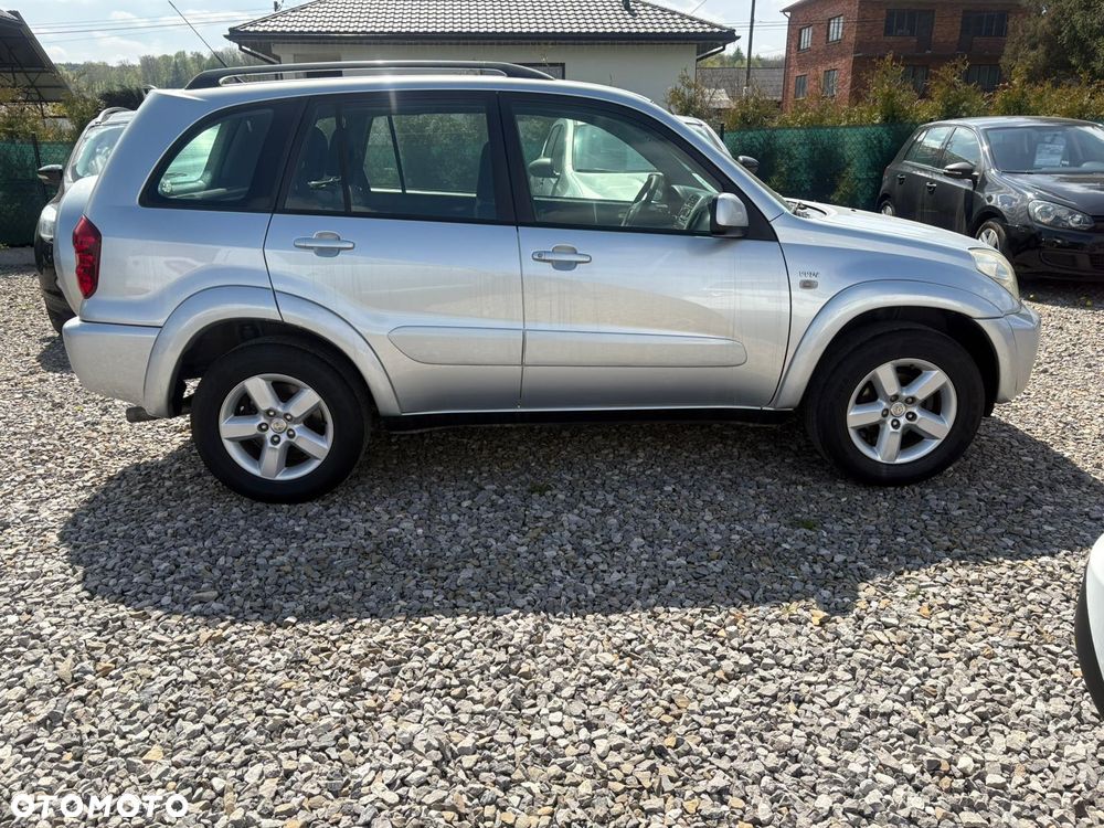Toyota RAV4 2.0 VVT-i 4x4 - 4