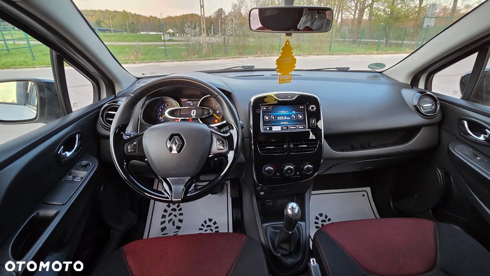 Renault Clio 1.2 16V 75 Luxe - 23