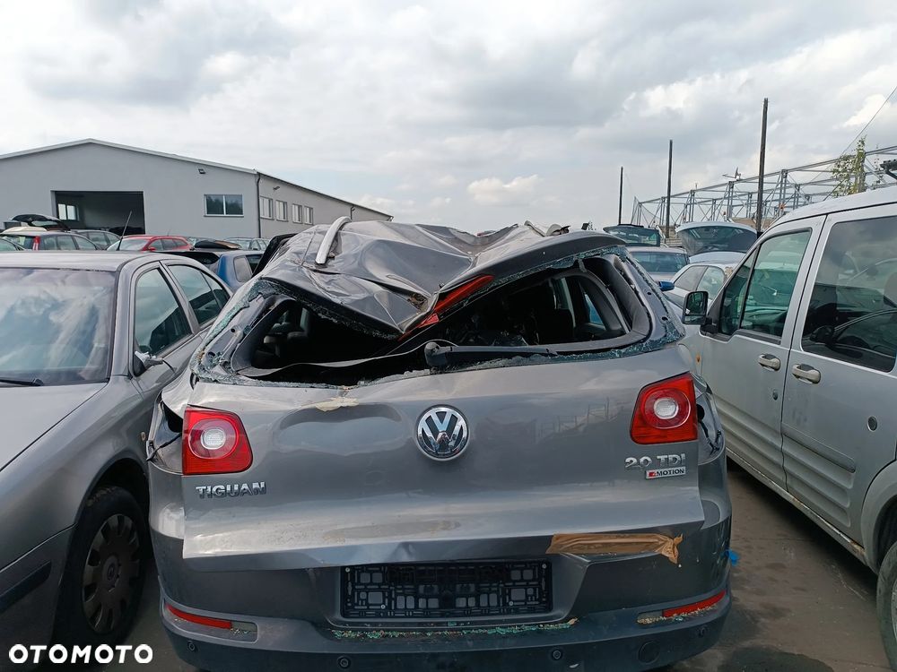 VW Tiguan 4x4 4motion z silnikiem 2.0 Tdi ozn CBAB i skrzynia manualna 6 biegów Lakier kod LD7S - 4