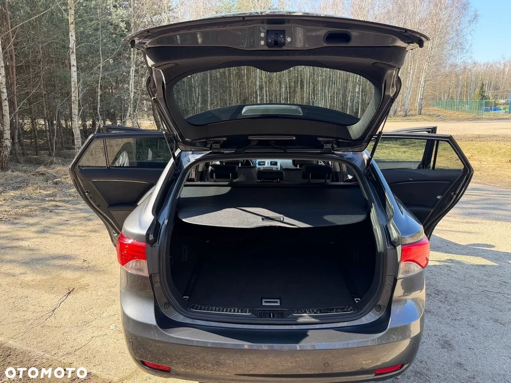 Toyota Avensis 2.0 D-4D Executive - 10