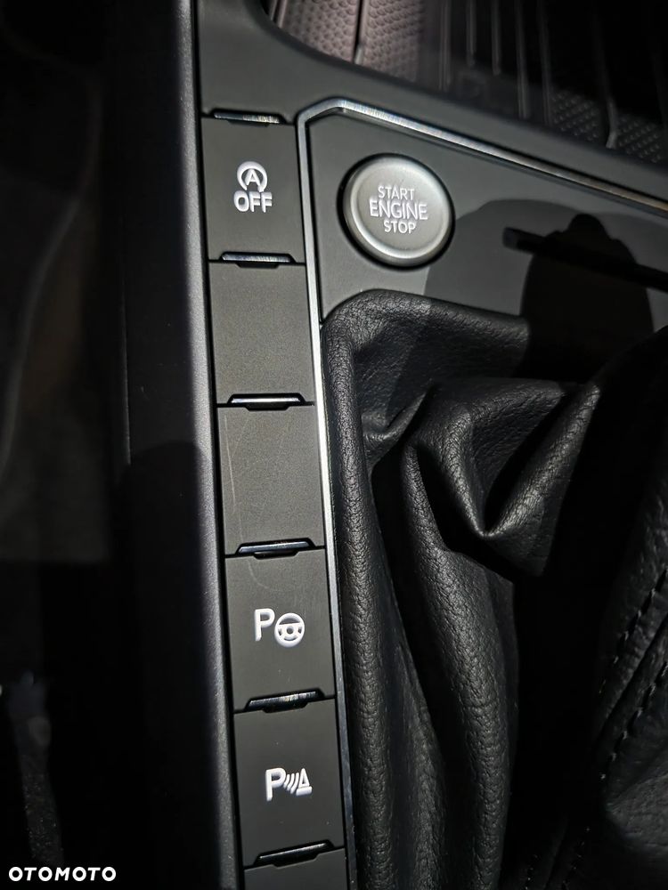 Volkswagen Polo 1.0 TSI R-Line Plus DSG - 29