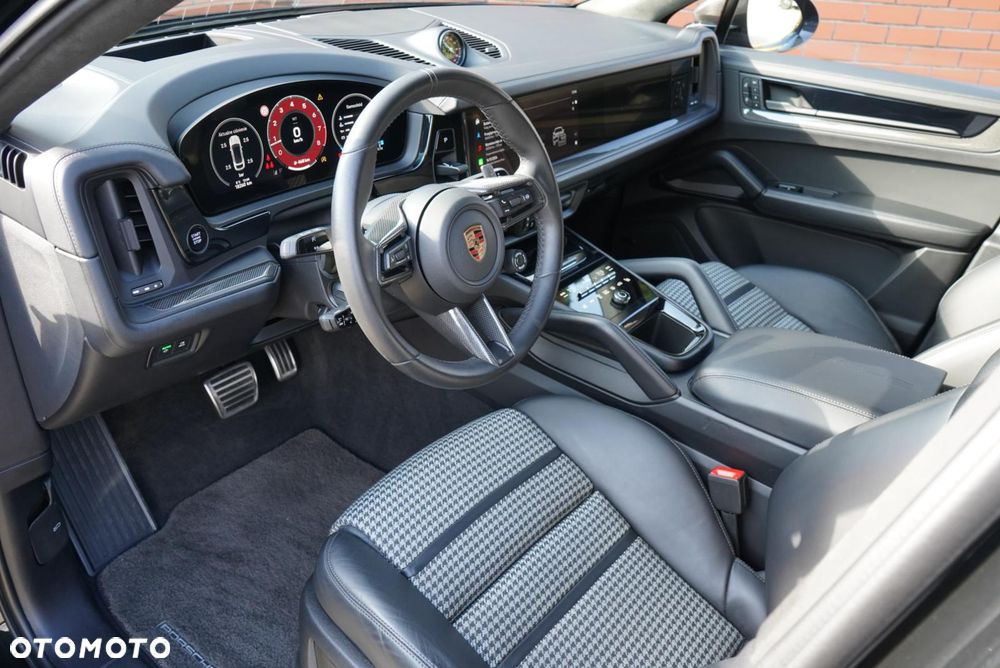 Porsche Cayenne GTS - 12