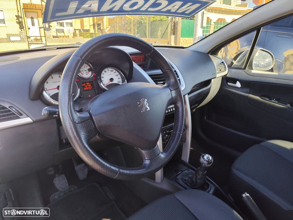 Peugeot 207 1.4 16V Trendy - 8