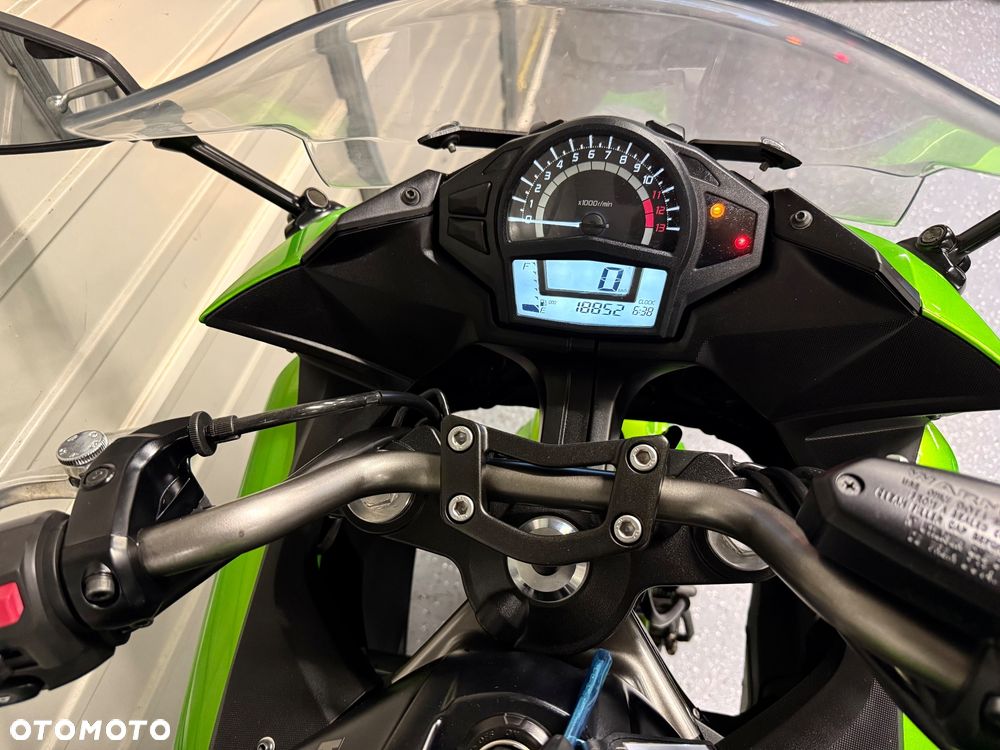 Kawasaki ER - 8