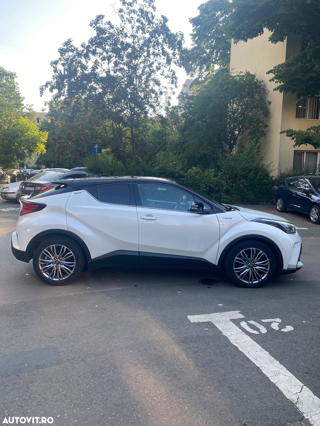Toyota C-HR 2.0 HSD 184 CP 4x2 CVT Classy Bi-Tone - 2