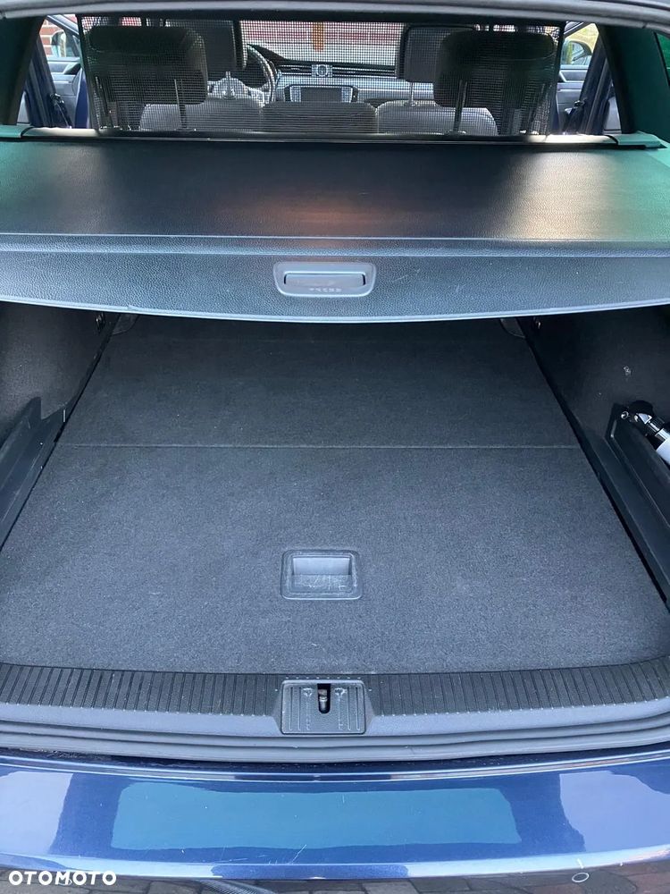 Volkswagen Passat - 38