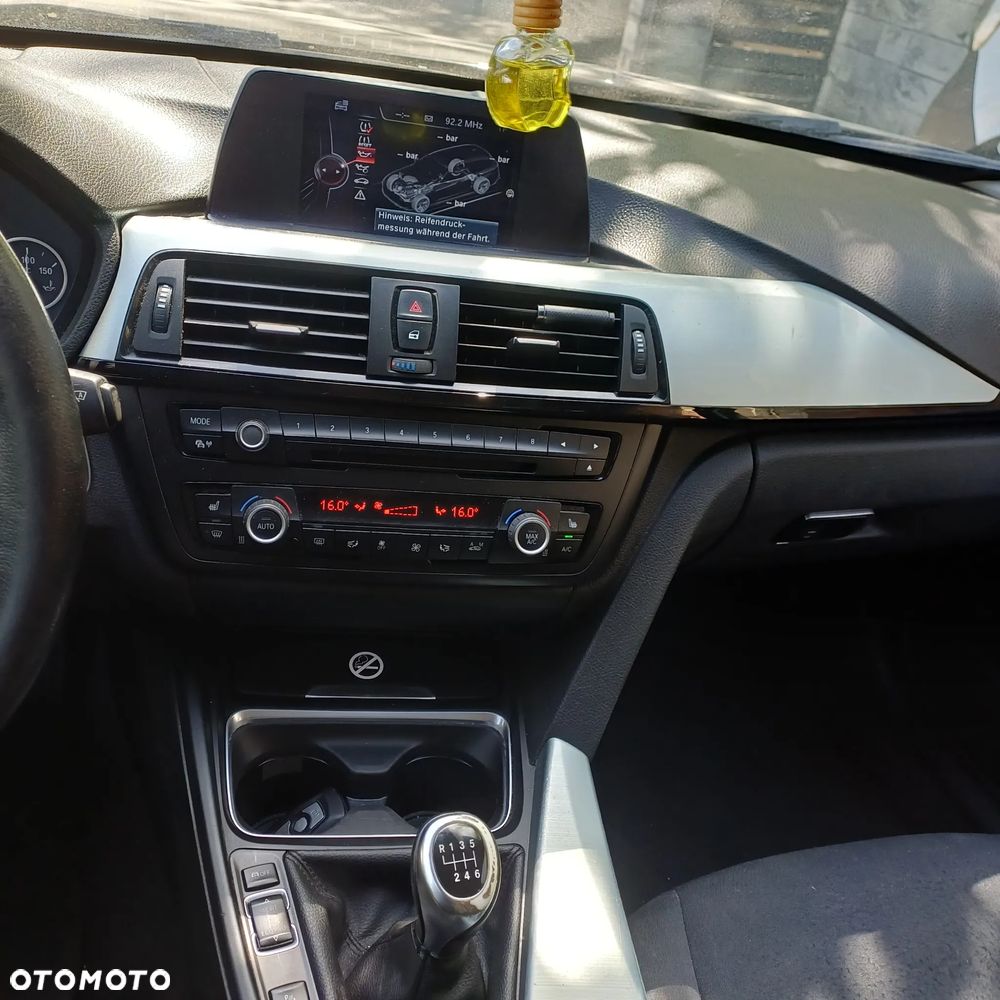 BMW Seria 3 316d Edition Luxury Line Purity - 12