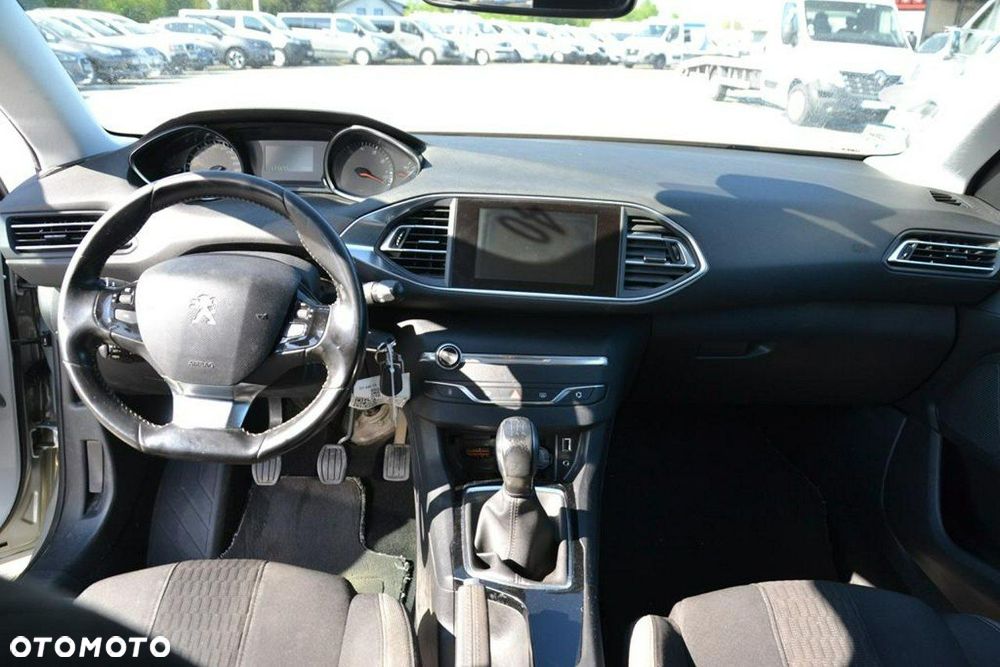 Peugeot 308 - 16