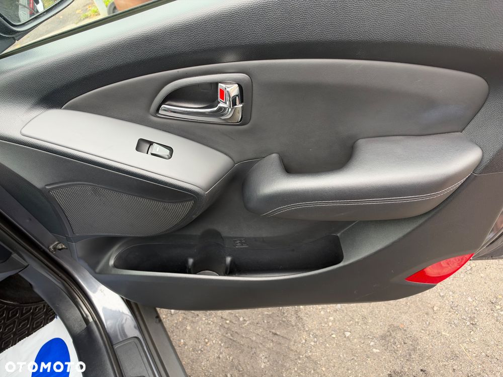 Hyundai ix35 2.0 CRDi 4WD Automatik Premium - 33