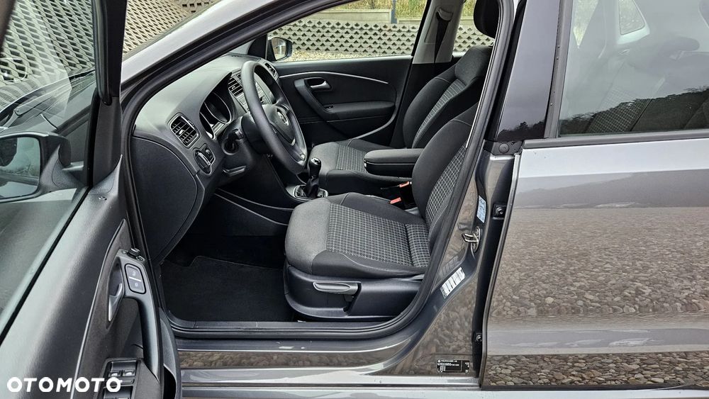 Volkswagen Polo 1.4 TDI (Blue Motion Technology) Comfortline - 27