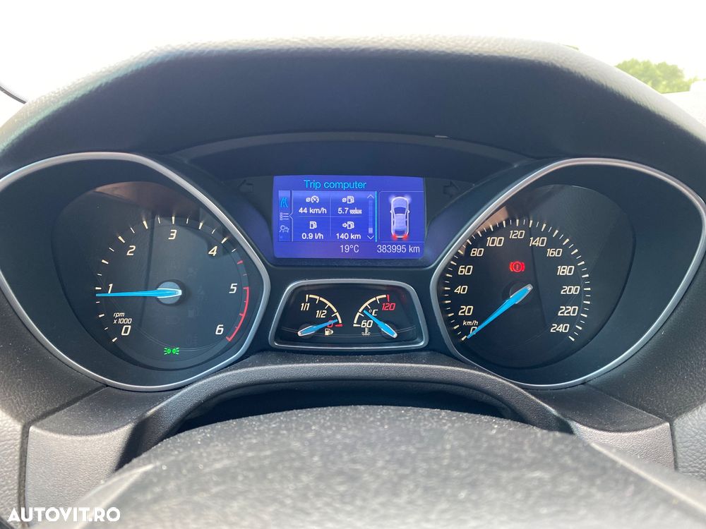 FORD Focus 2012 — imagine 5