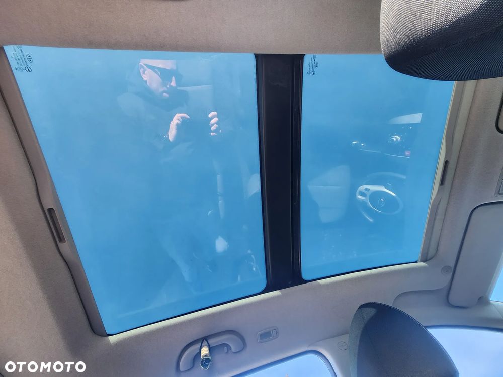 Kia Venga 1.6 L - 11