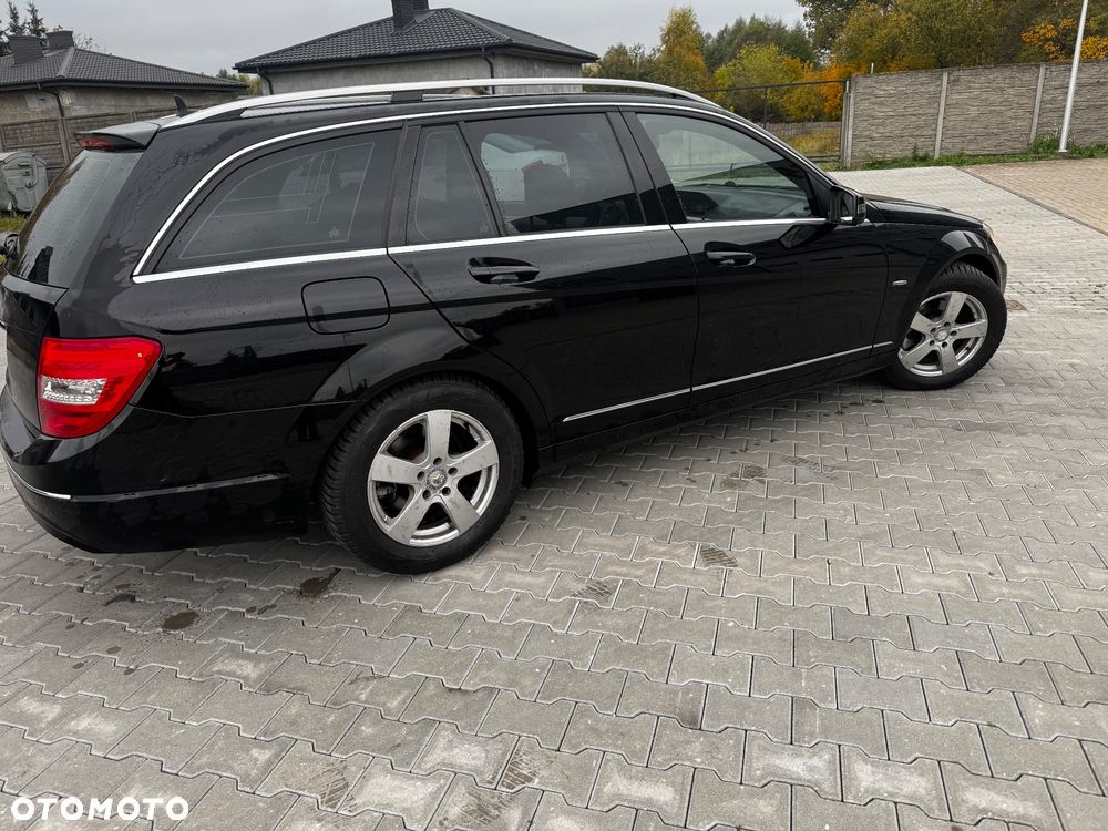 Mercedes-Benz C-Class 2012 photo 2