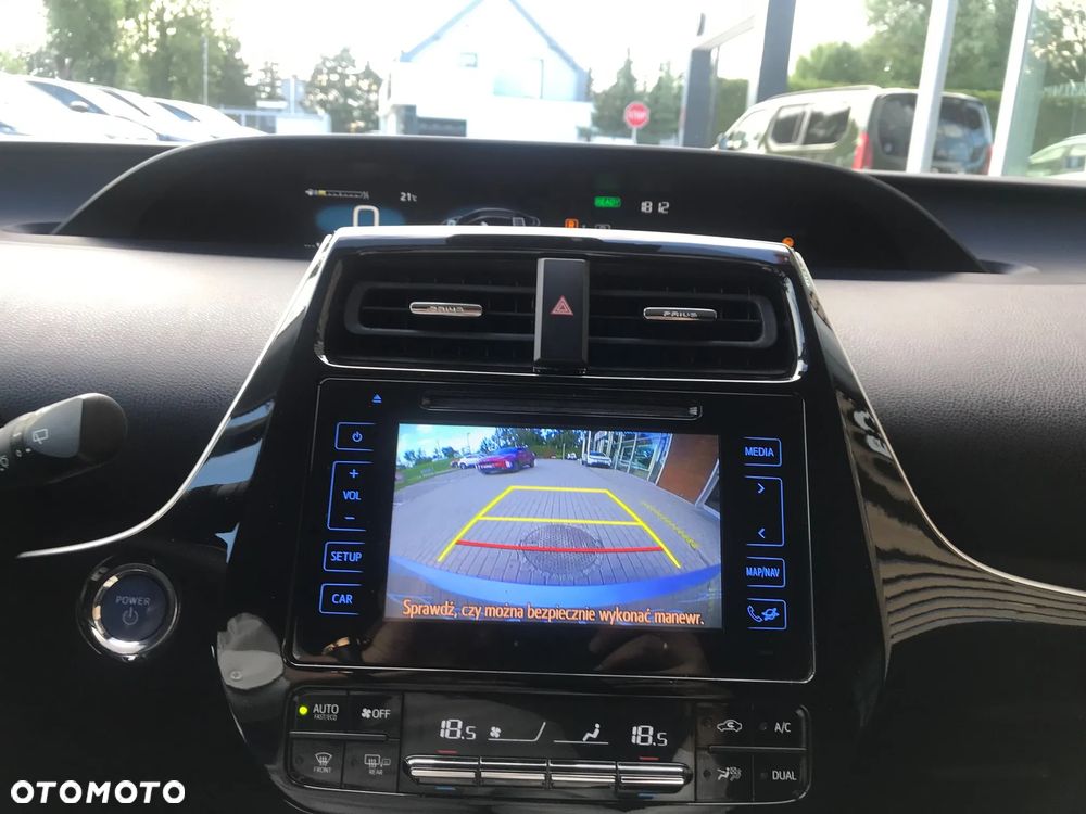 Toyota Prius 1.8 Hybrid Premium - 28