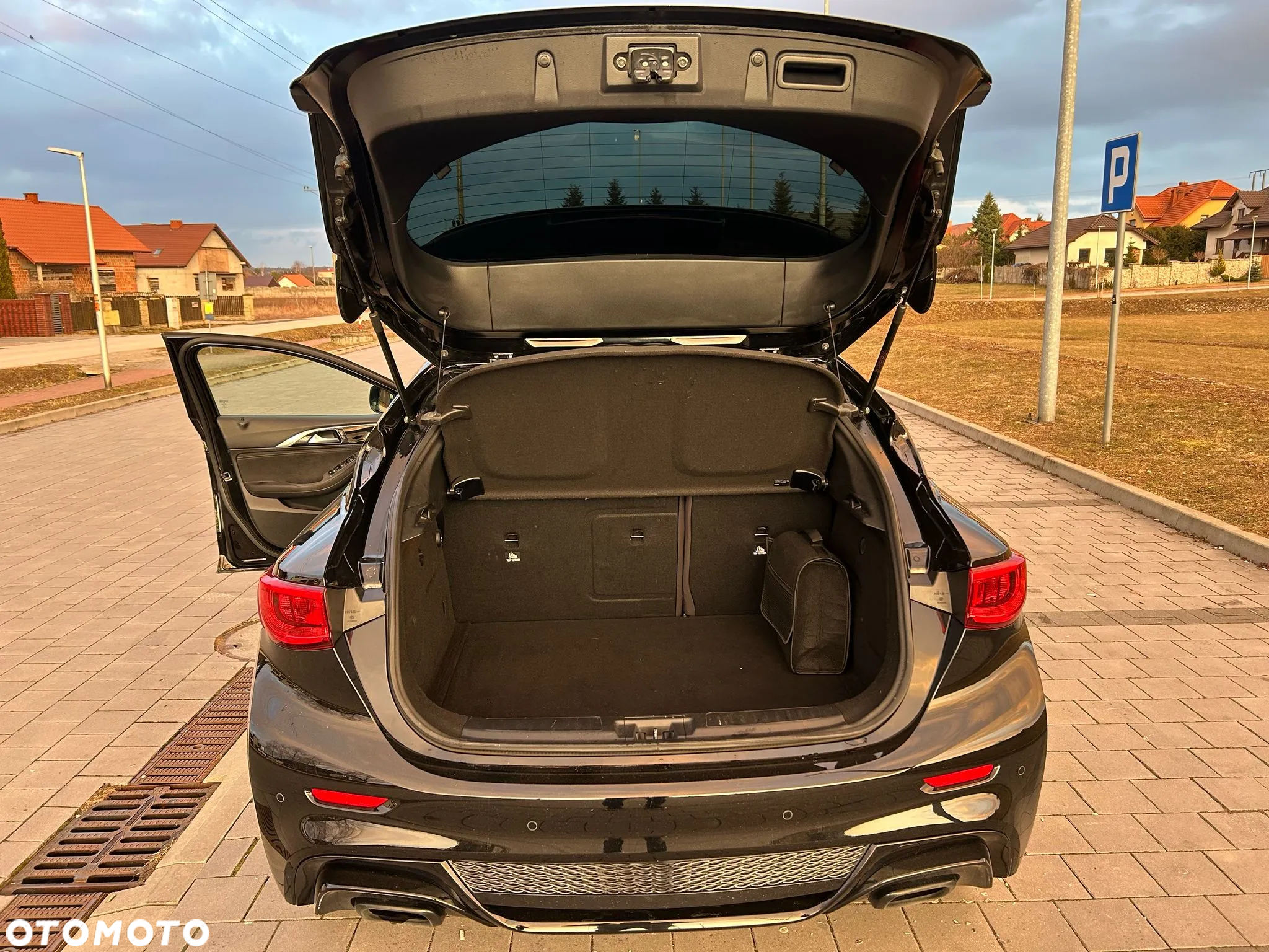 Infiniti Q30 - 10