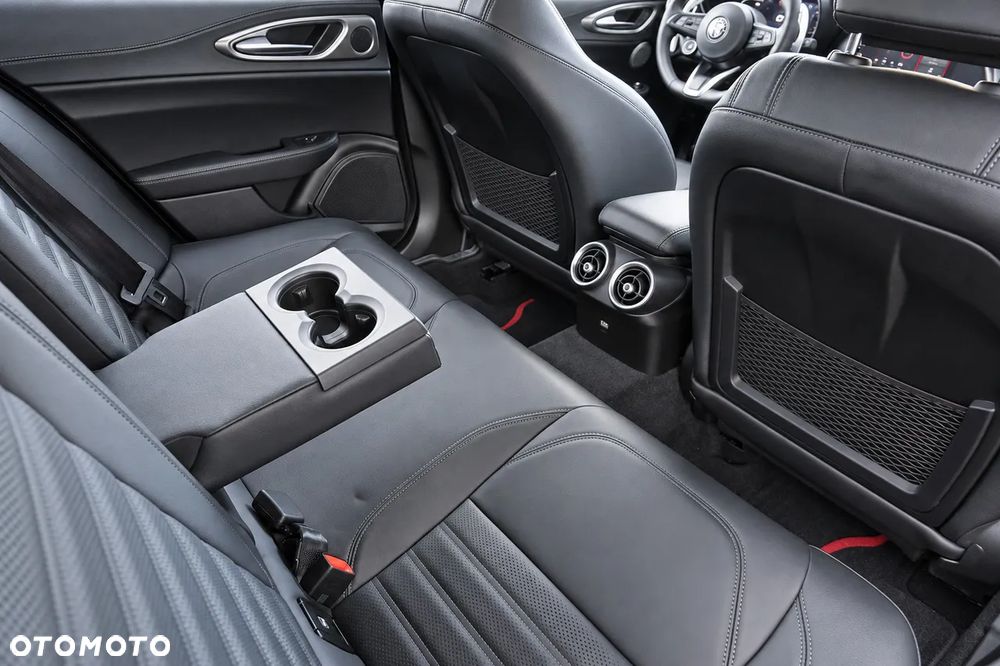 Alfa Romeo Giulia 2.0 Turbo Veloce Q4 - 33