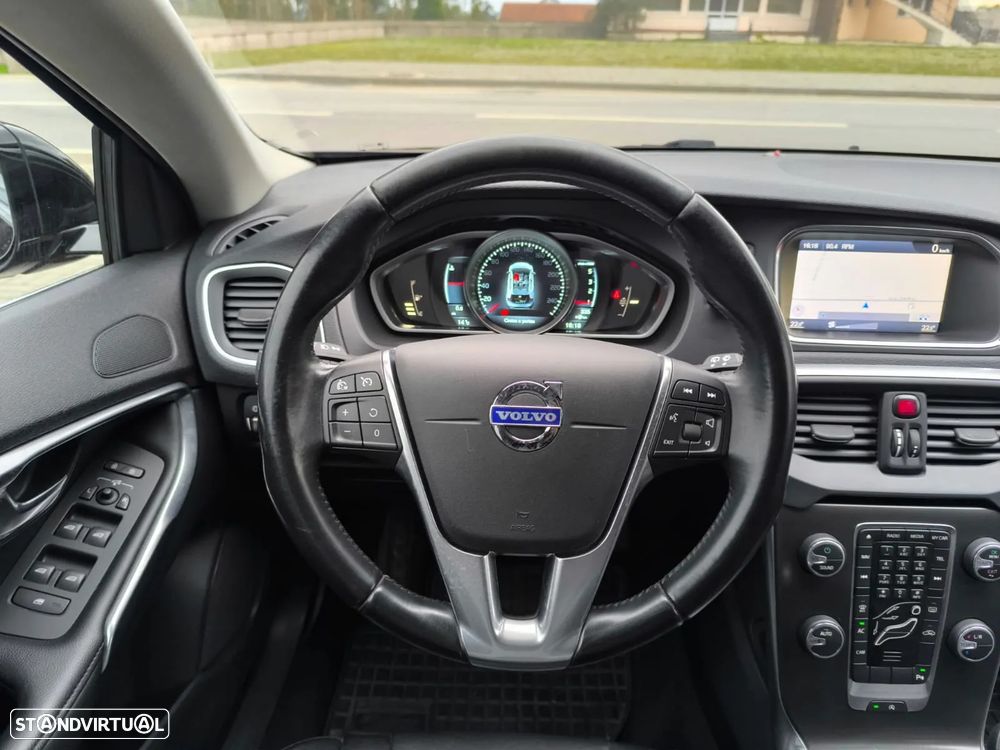 Volvo V40 D2 Momentum - 34