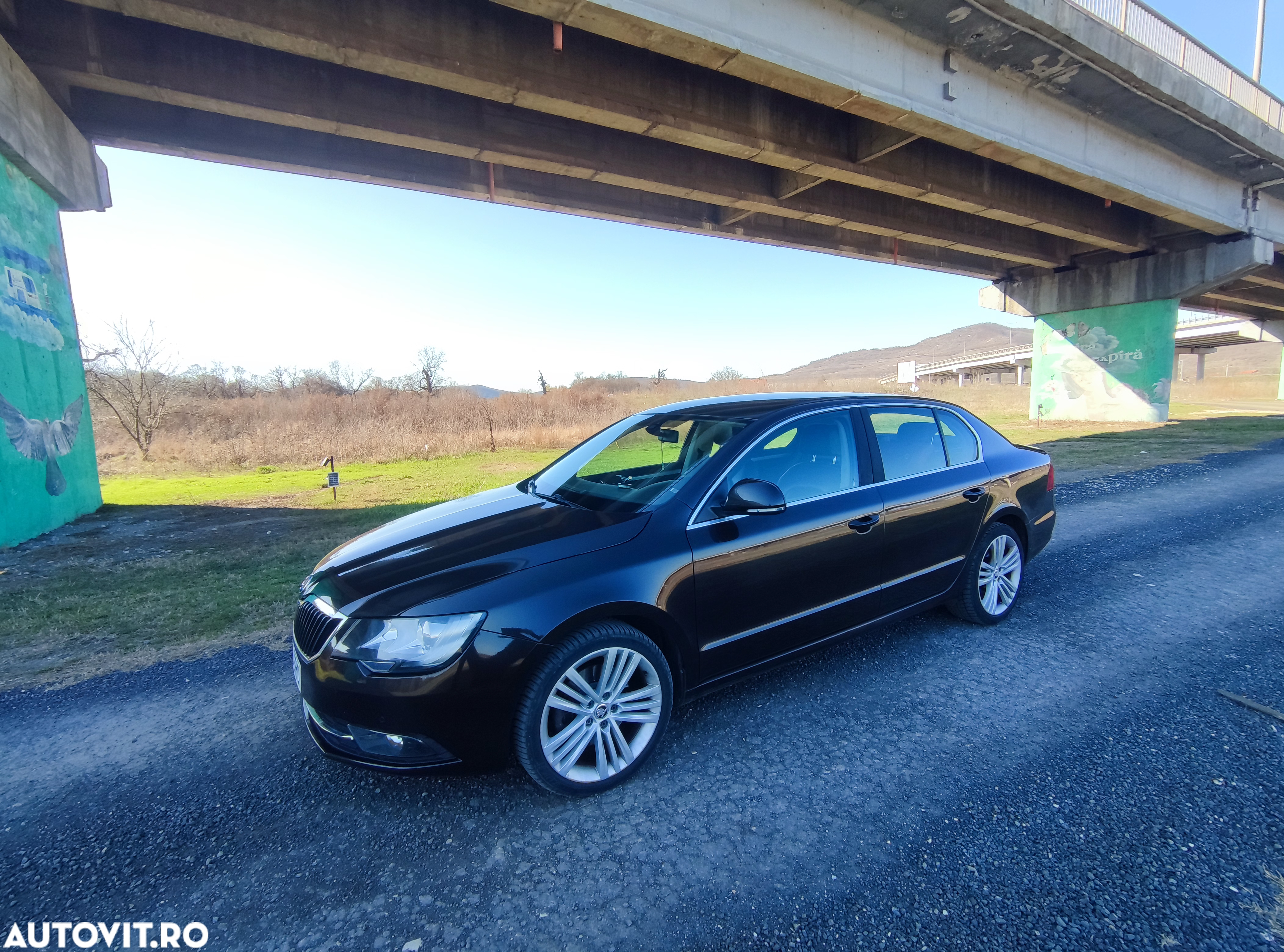 Skoda Superb Combi 2.0 TDI Active DSG - 4