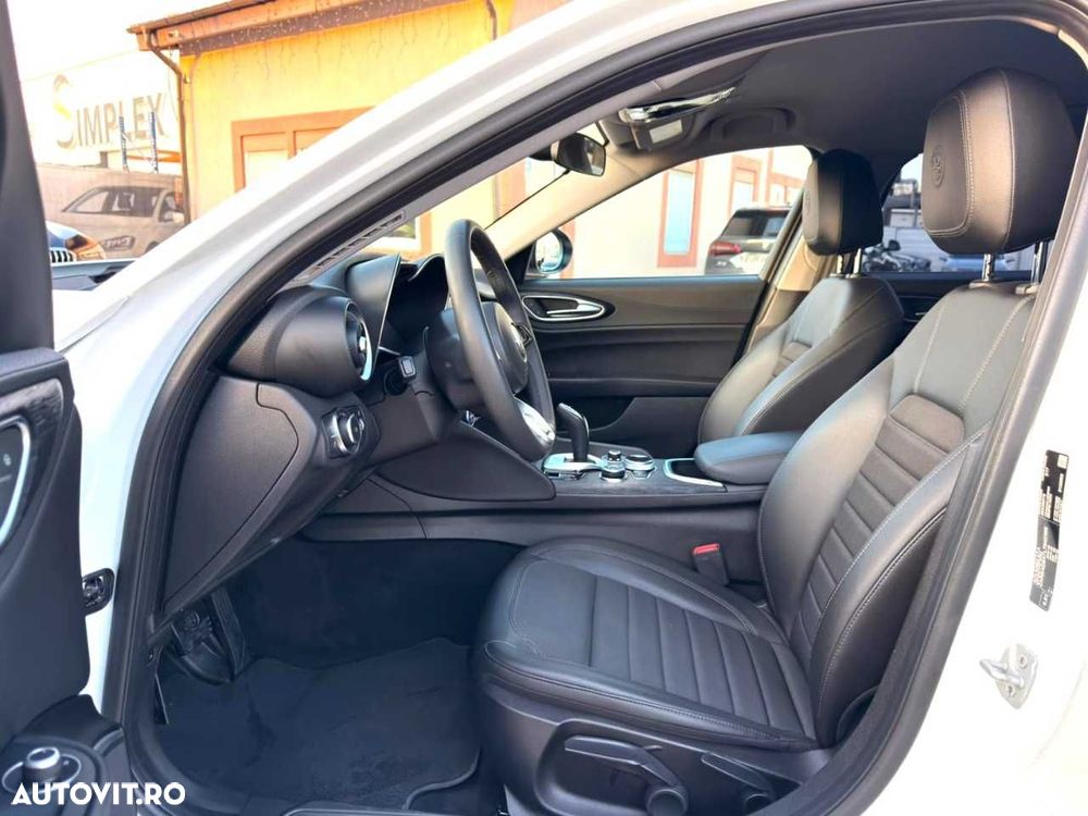 Alfa Romeo Giulia - 15