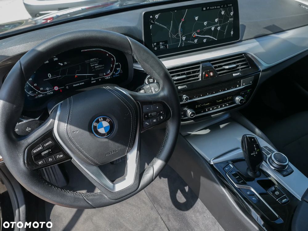BMW Seria 5 530e - 14