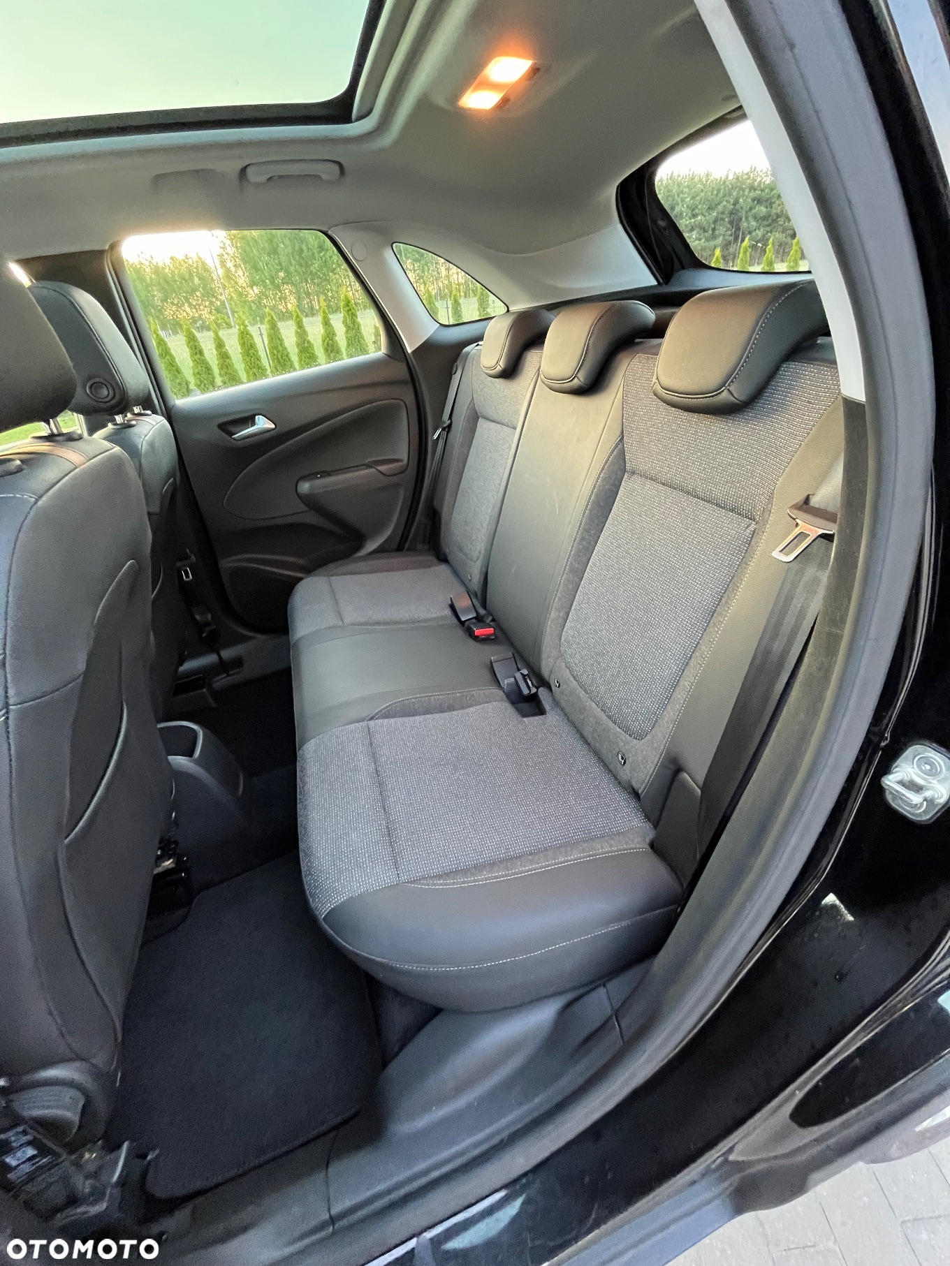 Opel Crossland X - 12