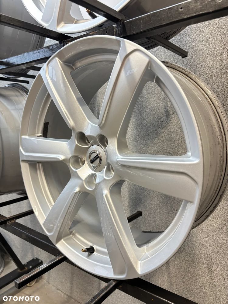 4 Felgi Alu. Volvo XC90, XC60, V90, S90, S60 19" ET42,5, 8J - 13