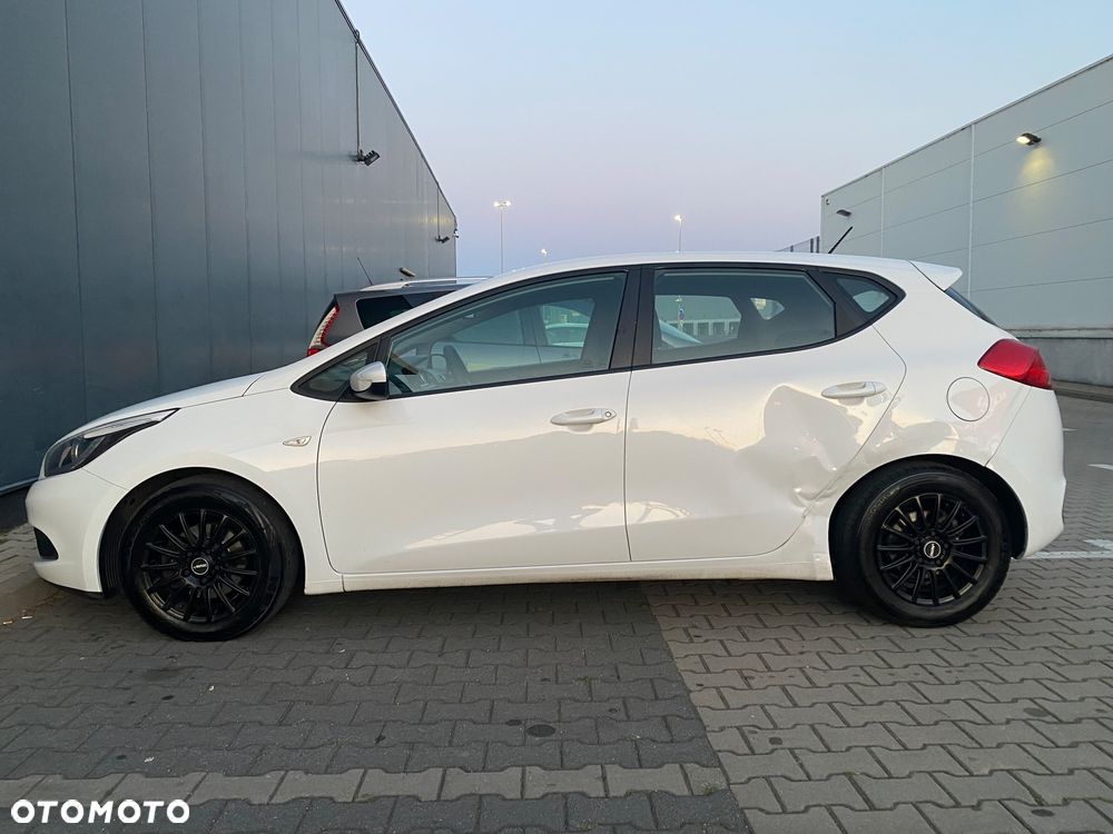 Kia Ceed 1.4 L - 5