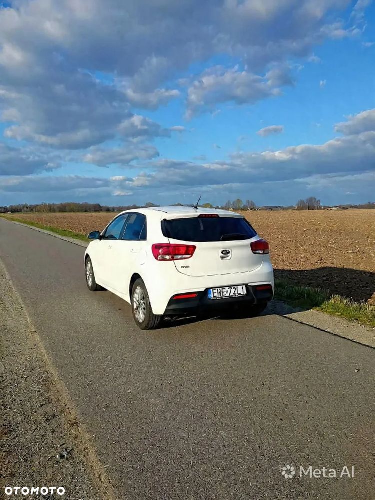 Kia Rio 1.4 L - 10