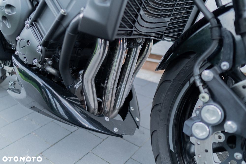 Yamaha FZ - 12