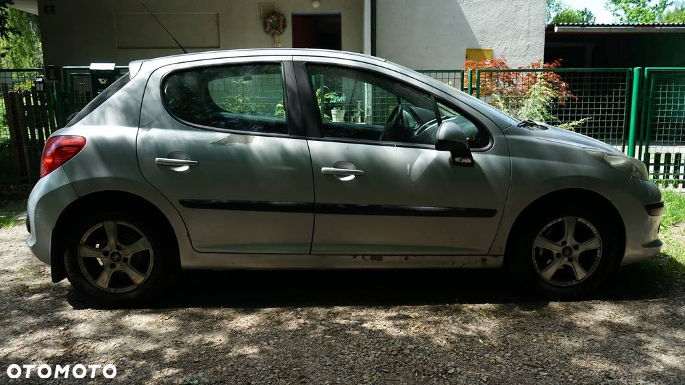 Peugeot 207 - 2