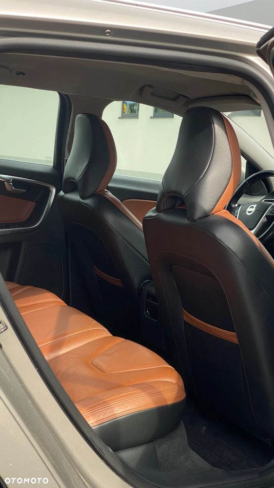 Volvo V60 T4 Summum - 14