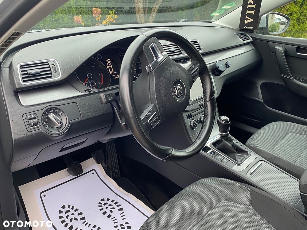 Volkswagen Passat - 9