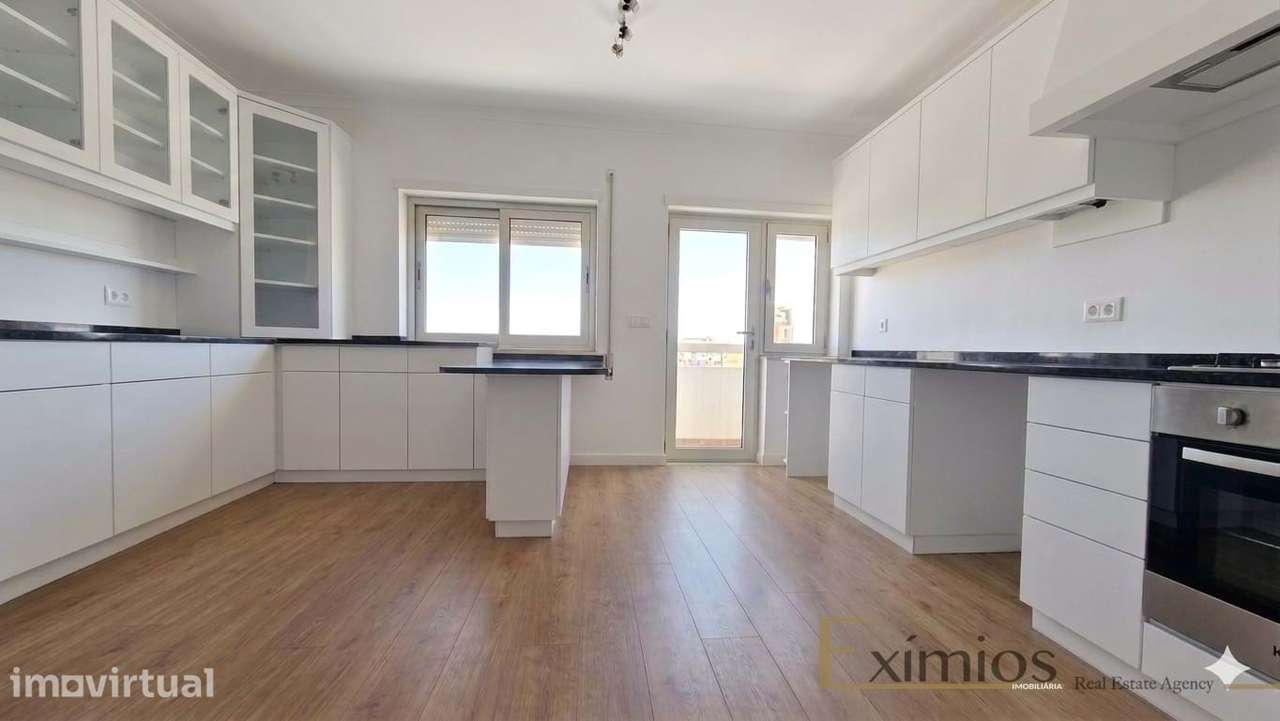 Apartamento T3 remodelado, no Centro da Póvoa de Varzim - Grande imagem: 2/9
