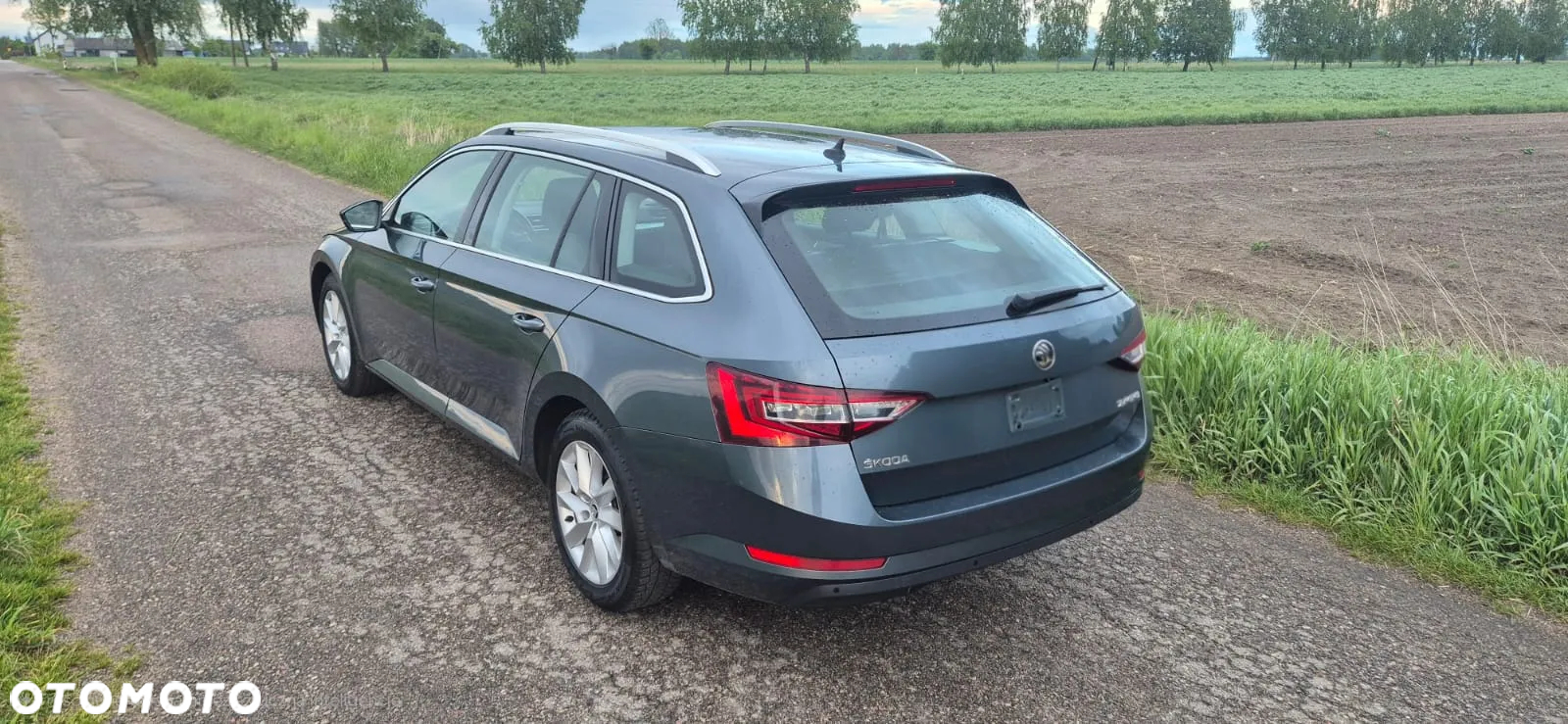 Skoda Superb 1.5 TSI ACT Ambition DSG - 4