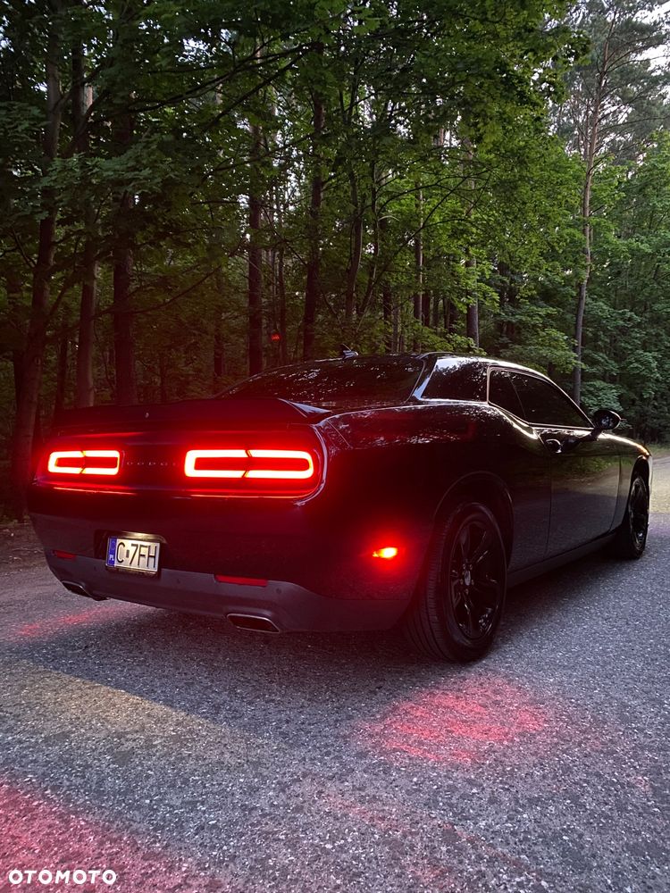 Dodge Challenger - 6