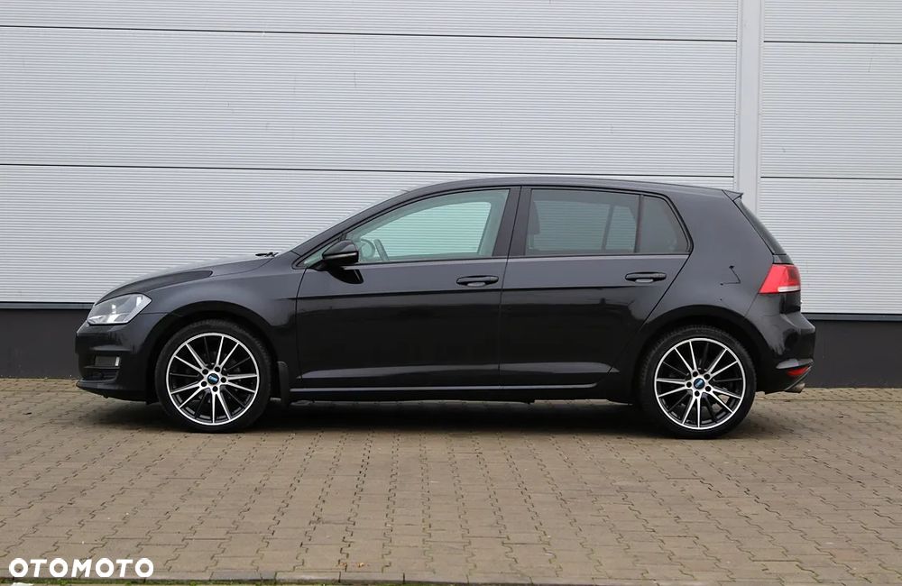 Volkswagen Golf - 6