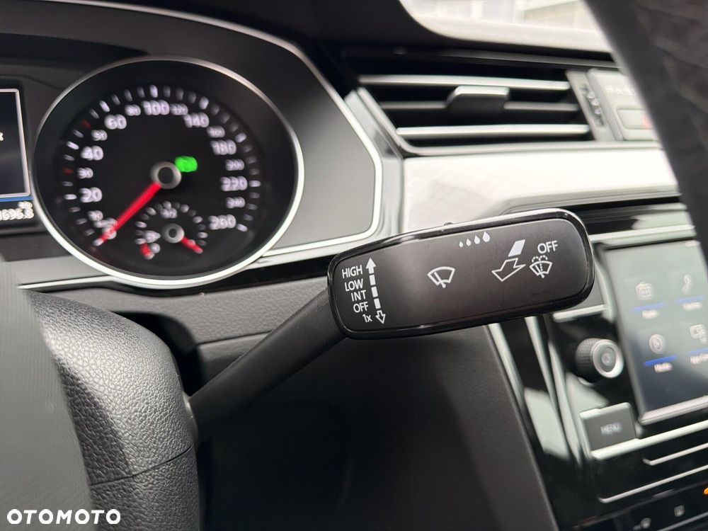 Volkswagen Passat 1.5 TSI EVO Business DSG - 27