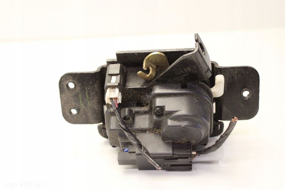 JEEP COMPASS I 06R- ZAMEK KLAPY BAGAŻNIKA TYŁ - 2