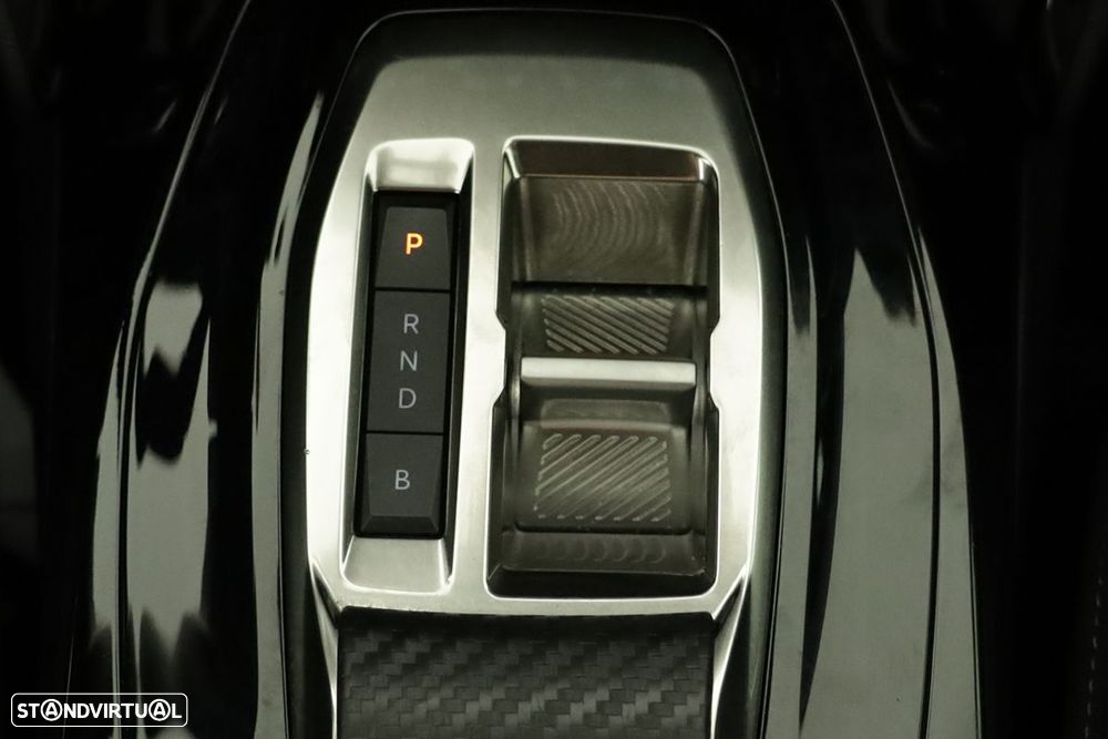 Peugeot e-2008 50 kWh GT - 15