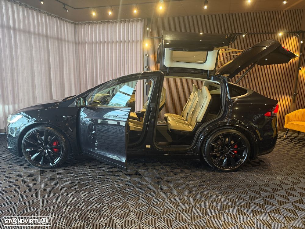 Tesla Model X P100D - 17