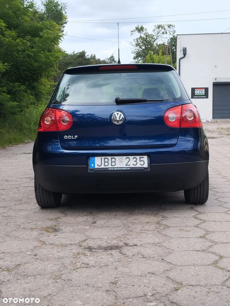 Volkswagen Golf - 6