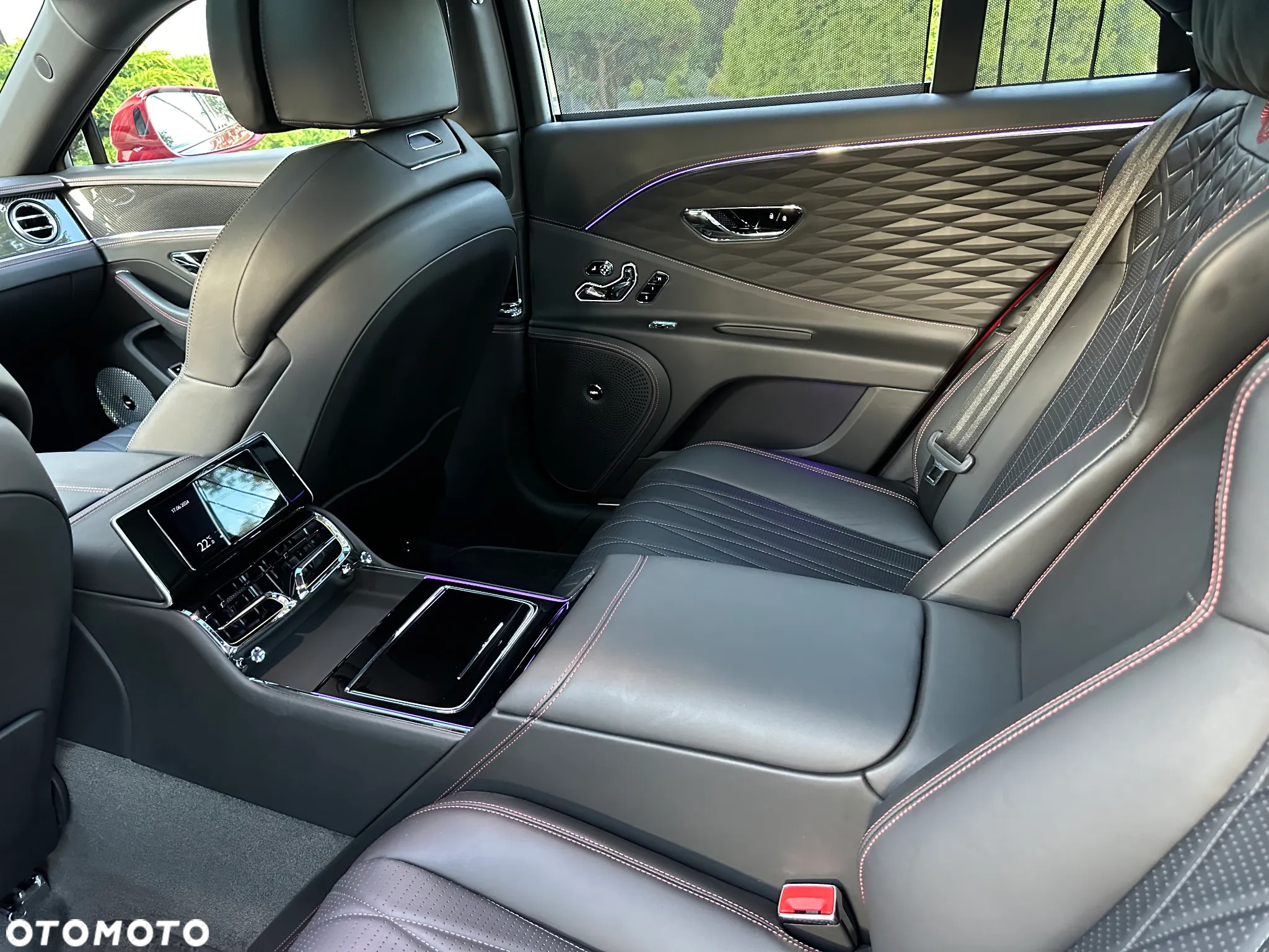 Bentley Flying Spur New V8 Mulliner - 25