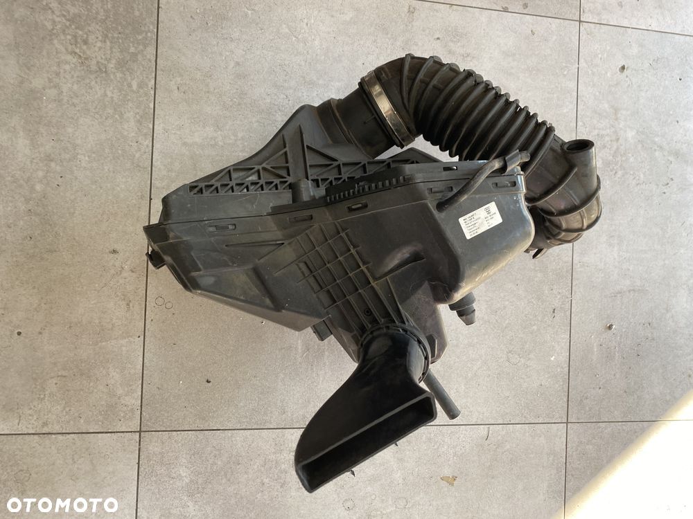 AUDI A4 B8 2.0 OBUDOWA FILTRA POWIETRZA 8K0133843E KMP ORG. - 1